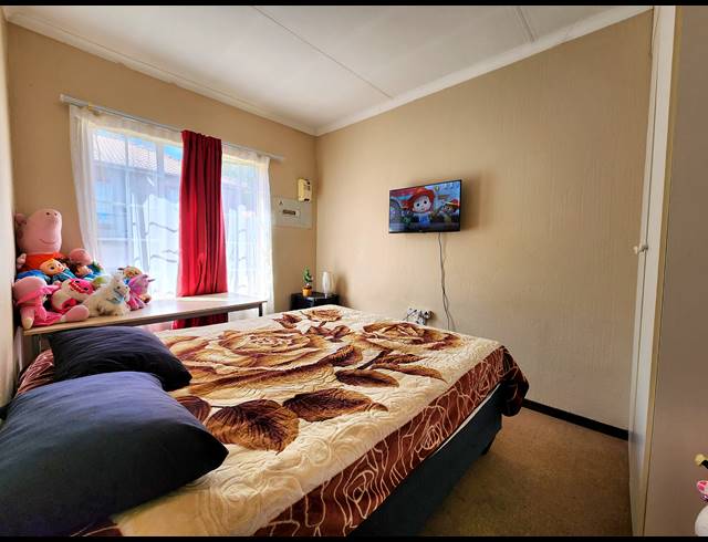 2 BEDROOM APARTMENT FOR SALE IN WILGEHEUWEL